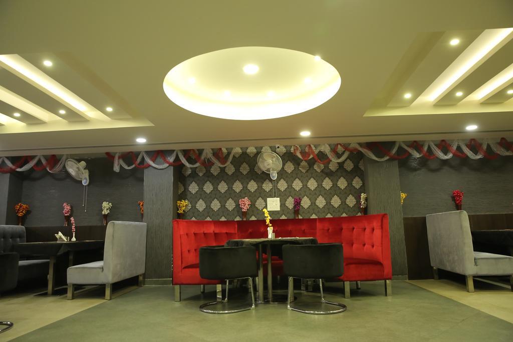 Hotel Sv Kashipur Buitenkant foto