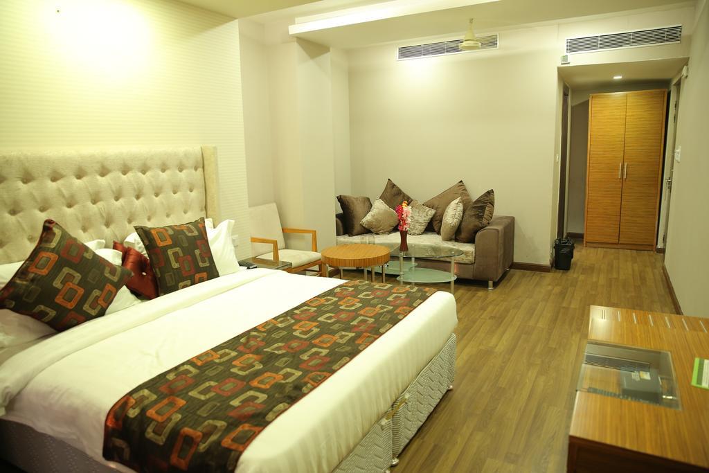 Hotel Sv Kashipur Buitenkant foto